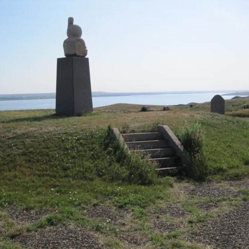 Sitting Bull & Sakakawea Monuments