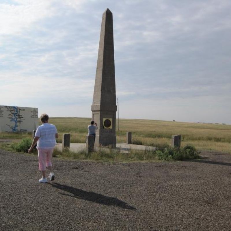 Sitting Bull & Sakakawea Monuments